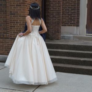 Meet your Posher, Claire